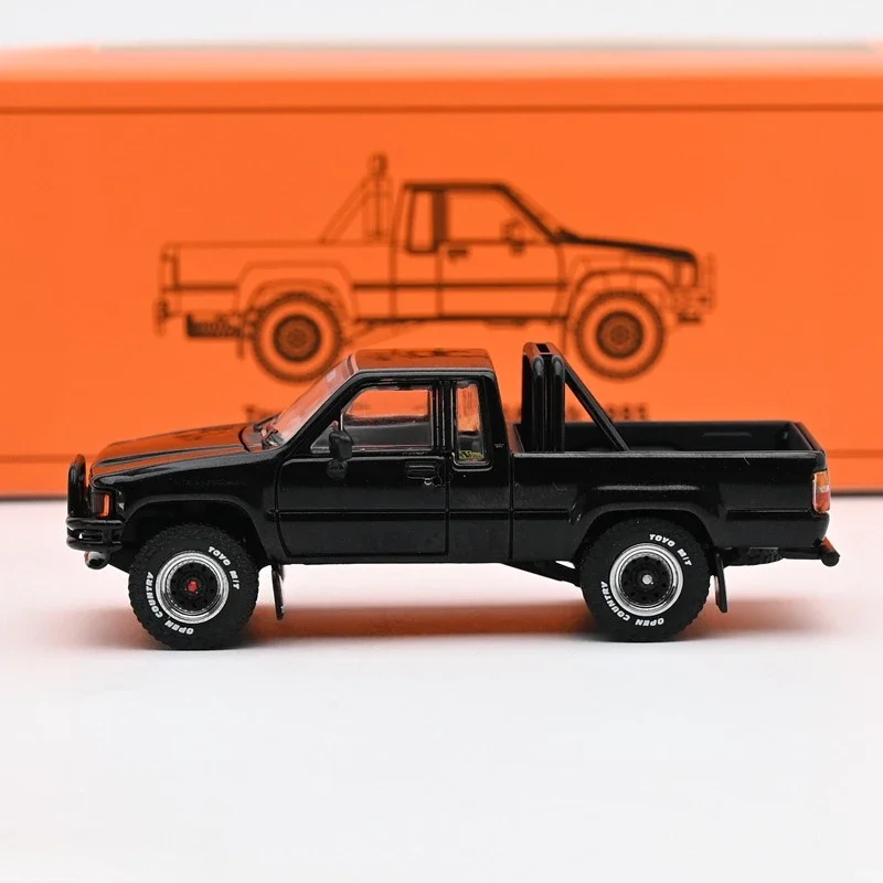 GCD 1/64 HILUX SR5 XTRA CAB 1985 Alloy Motor Vehicle Diecast Models Car Toys Collection Boy's Christmas Gifts