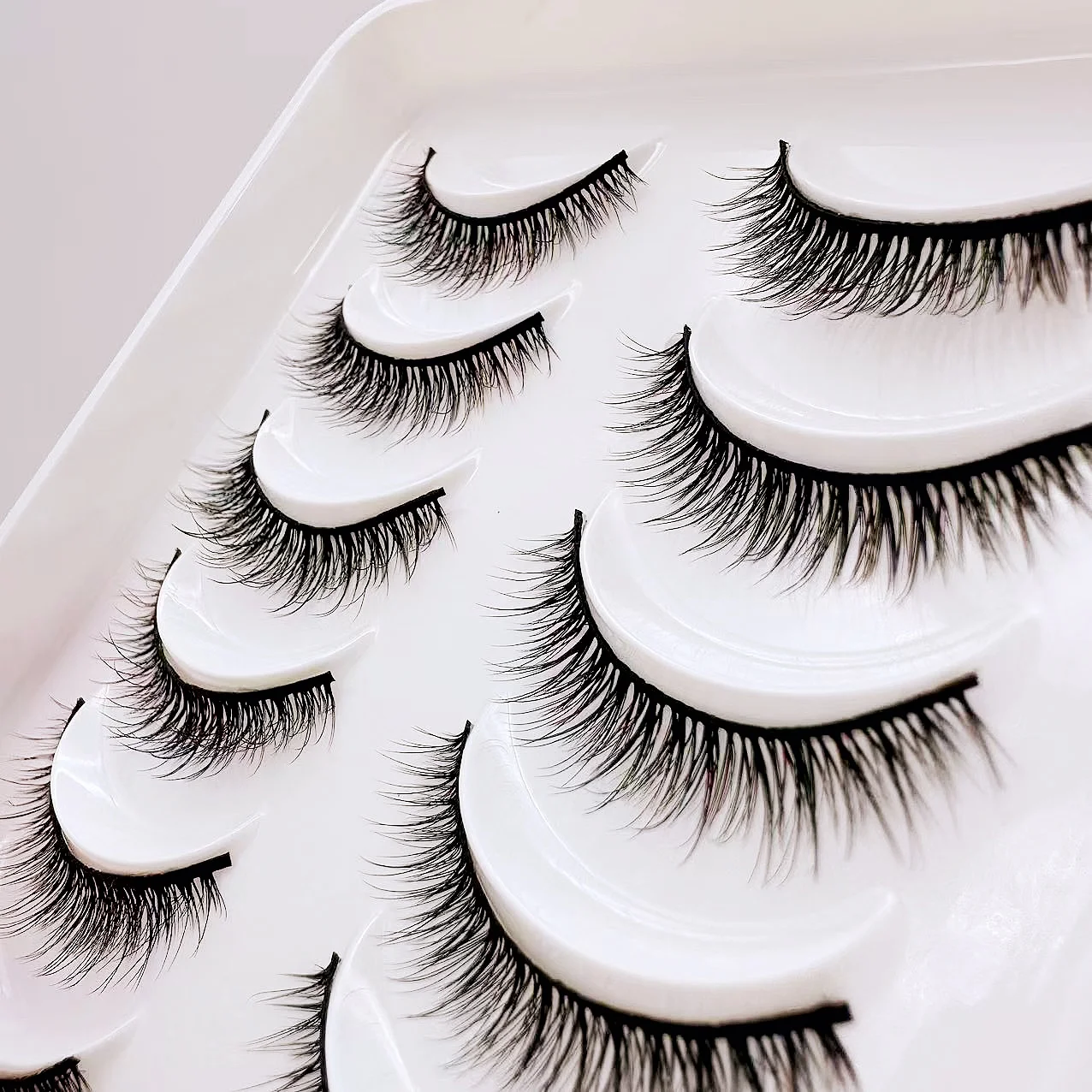 10 Paar übernatürliche, hautfarbene künstliche Wimpern, leicht und hautfreundlich, antiallergisch, frisch und atmungsaktiv, sehr geeignet für den täglichen Gebrauch. – Detail 3
