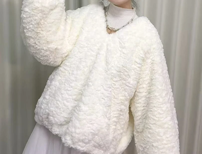 

2025 New Thickened Fur Fur Jacket Lantern Warm Lazy Pullover Top