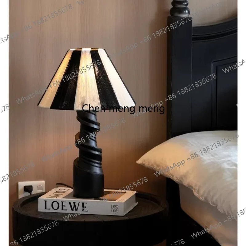 

Medieval solid wood table lamp retro bedroom bedside lamp new Chinese homestay decoration atmosphere lamp