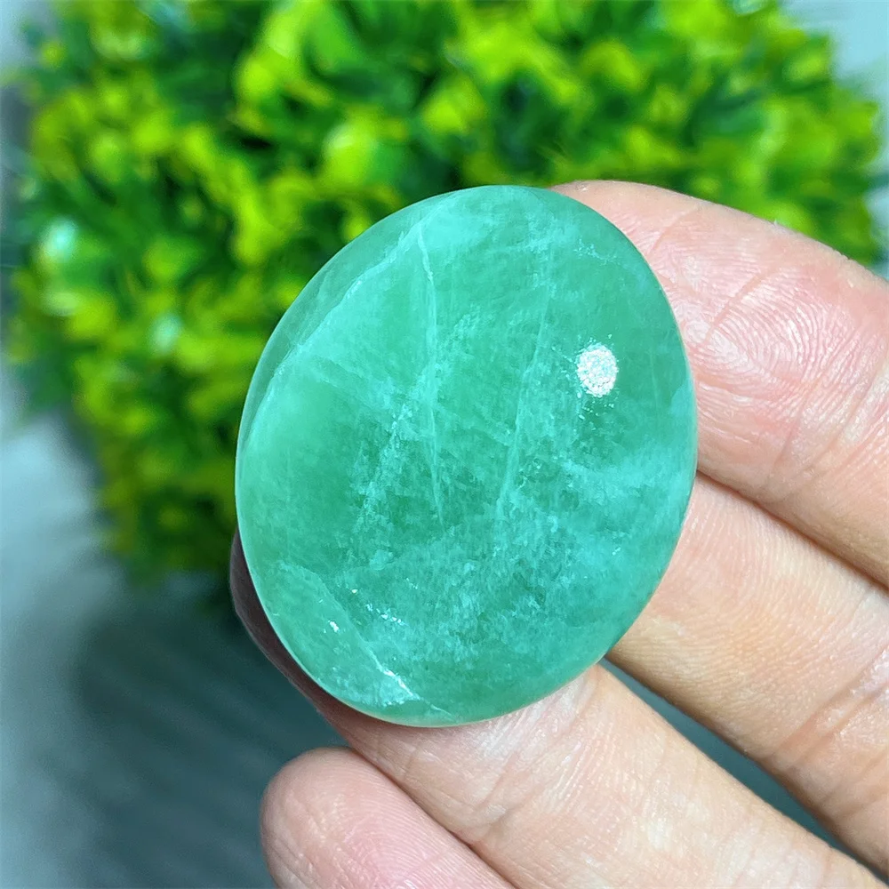 Fluorite Palm Stone Quartz Crystal Natural Palm Reiki Massage Energy Ornaments Feng Shui Reiki Massage Stone Home Decoration