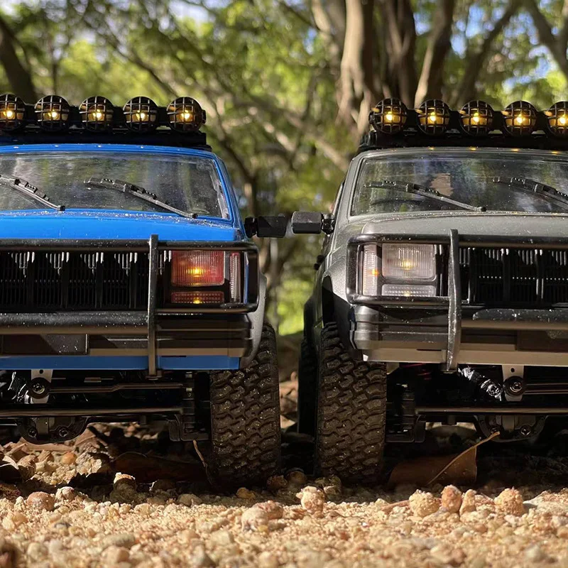 

Радиоуправляемый гусеничный автомобиль 4x4 MN128 MN82S 2,4G, профессиональный багги для скалолазания со светодиодной подсветкой, полномасштабный автомобиль с дистанционным управлением, игрушки для мальчиков, подарок