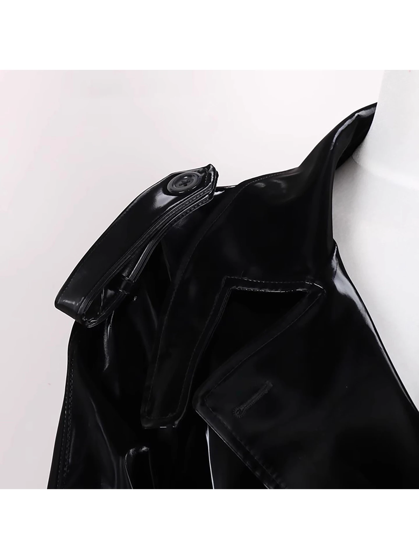 秋のエクストラロングオーバーサイズ反射光沢のある黒のフェイクレザートレンチコート女性用ベルト高級デザイナー服オーバーコート2025