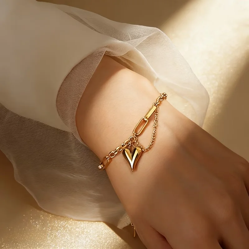 Herz-Charm-Armband aus Edelstahl, minimalistisches, ineinandergreifendes Kettenarmband, vielseitig kombinierbares Armband für den täglichen Gebrauch.