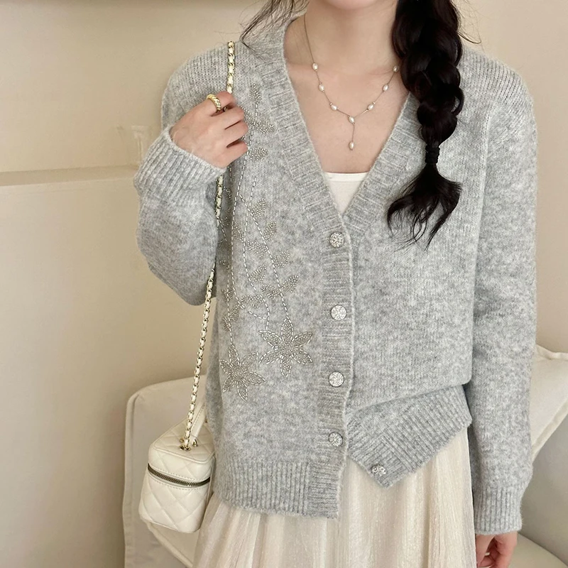 

Female Floral Patterned Knit Tops All-matched Stylish Single-breasted Knitted Cardigan High-quality V-neck Women's Knitwear