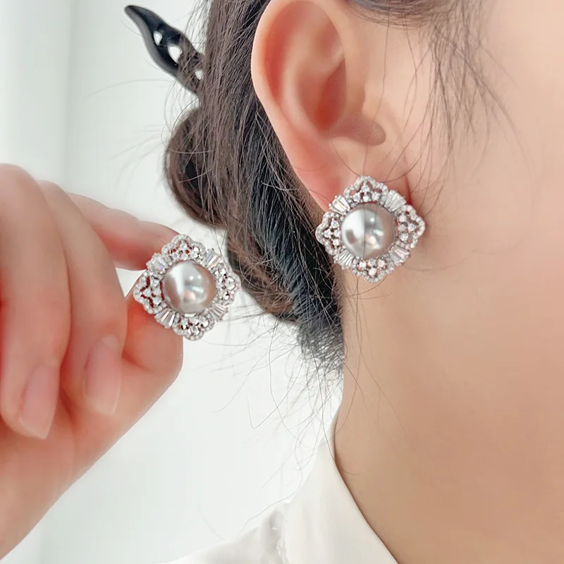 

2024 New Micro-inset Zircon Square Pearl Earrings for Women with a Sense of Advanced Design and Fashionable Geometric Shape