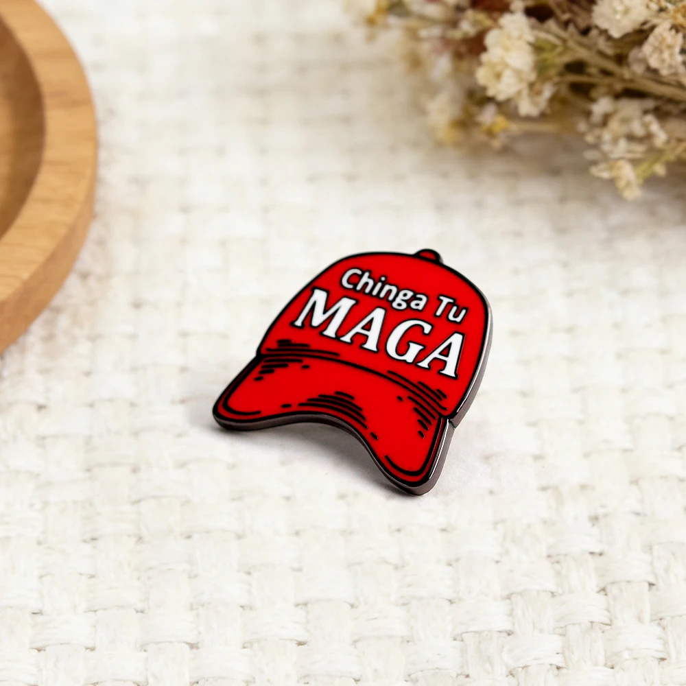 Chinga Tu MAGA Red Hat Emaille-Anstecker Anti-Trump Abzeichen Politische Brosche Rucksack-Dekoration – Detail 7