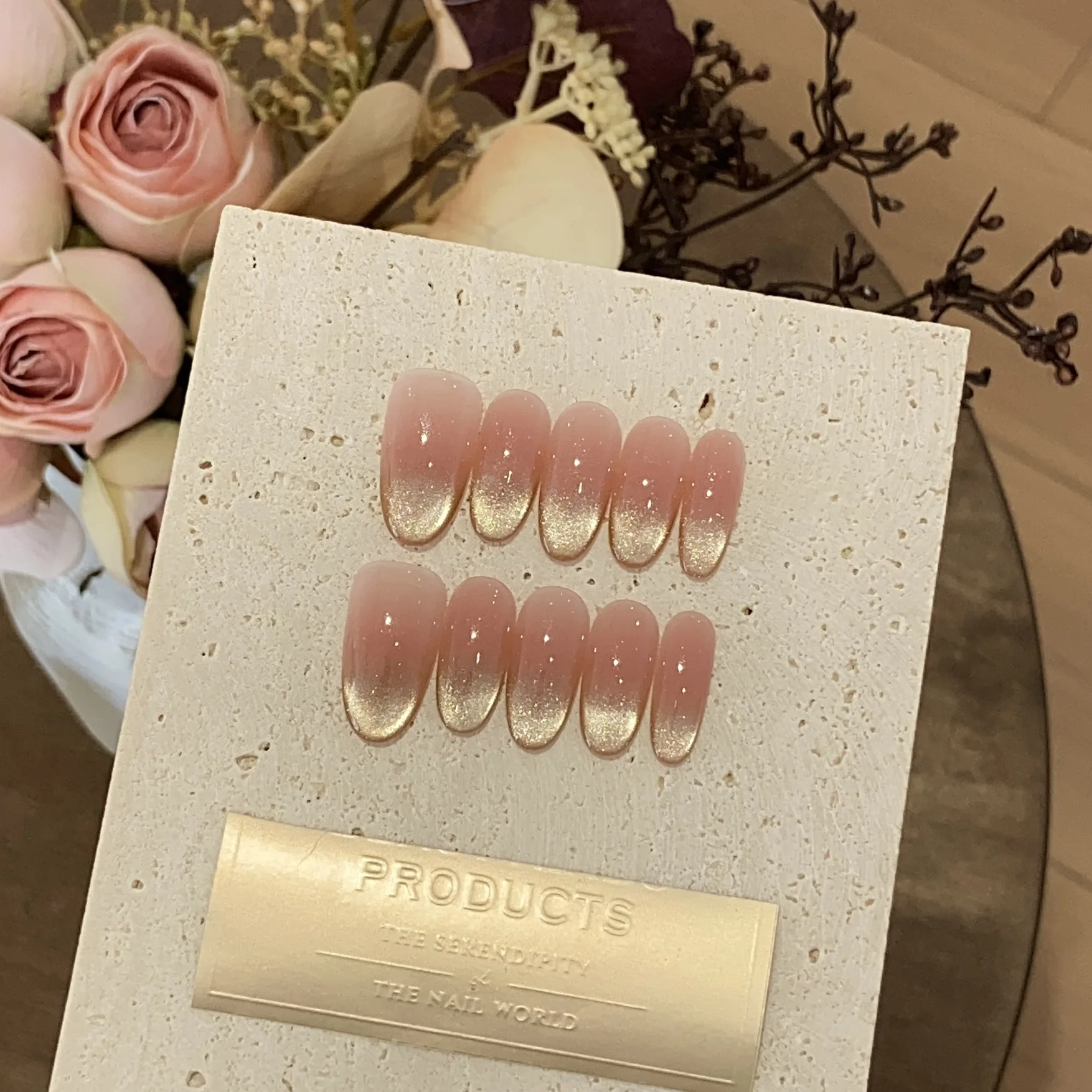 

10 шт. накладных ногтей с градиентом в оттенках нюдового розового, с бриллиантами, в форме миндаля, ручной работы, французский дизайн, эффект кошачьего глаза, розовые накладные ногти для маникюра