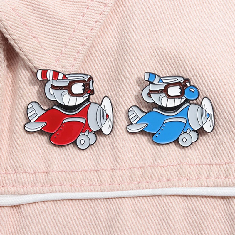 Alfileres esmaltados de copa de juego de disparos, insignias de solapa de personajes cómicos de lucha creativa Cuphead, mochila, regalos de joyería para amigos