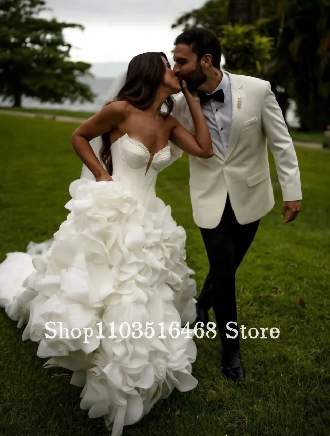 Customized Strapless Corset Chiffon Wedding Dress Lawn Fluffy Floral Bridal Gown Lawn Wedding Blissful Bride Dress Ball Gown