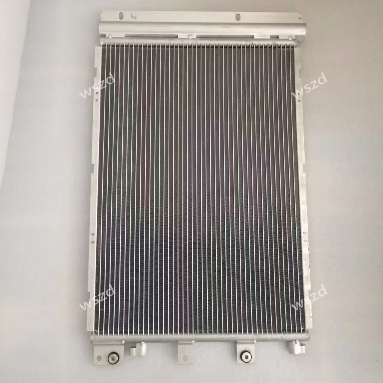 High Quality Truck Parts SHACMAN F3000 X3000 X5000 X6000 air Conditioning System Condenser DZ13241824370 DZ15221845033