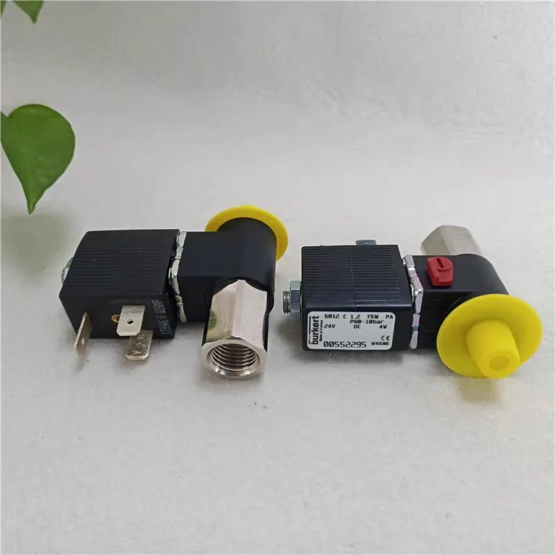Solenoid Valve Two-position Three-way Solenoid Valve Type 6012 FKM Seal, Brass Body