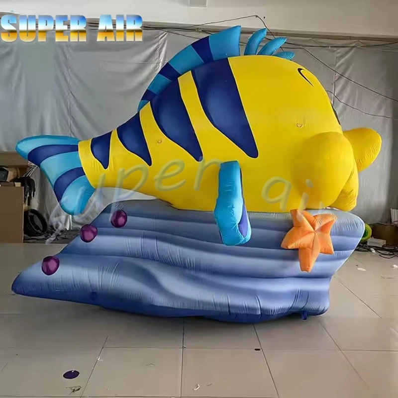 Wunderschönes Meeresorganismus-Modell, aufblasbarer kleiner gelber Croaker für die Aquariumdekoration