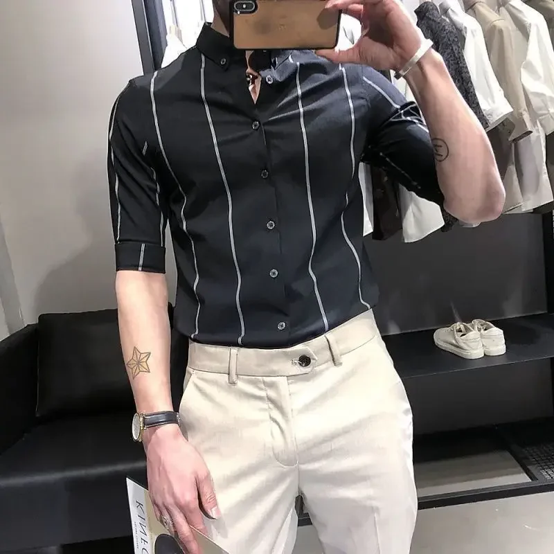 

Fashion Men Shirt Elastic Korean Version Trend Striped Long-Sleeved Shirt Basic Hot Free Casual Dress Short-Sleeved Shirt A3410