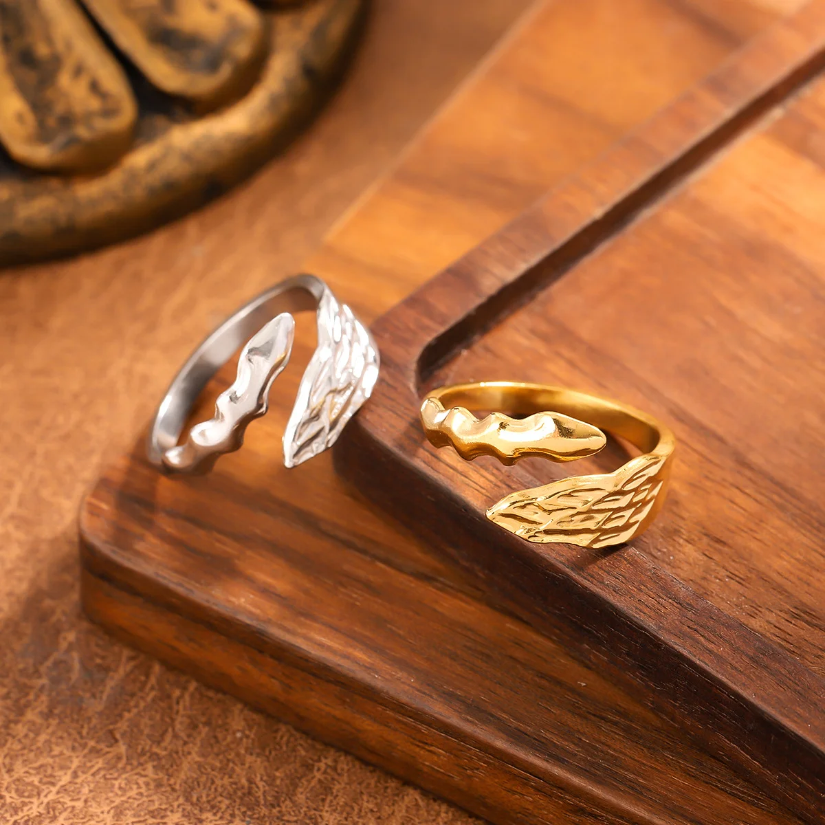 

Light luxury irregular gold-plated stainless steel ring, waterproof and non-fading heavy metal, with adjustable finger ring