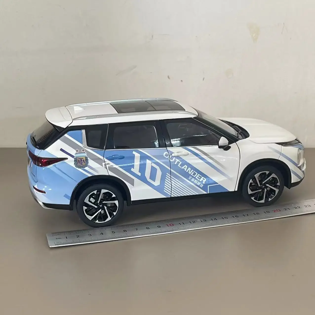 Minor paint defects 1:18 Mitsubishi OUTLANDER Argentina Championship Limited Edition Alloy Collectible Car Model Souvenir