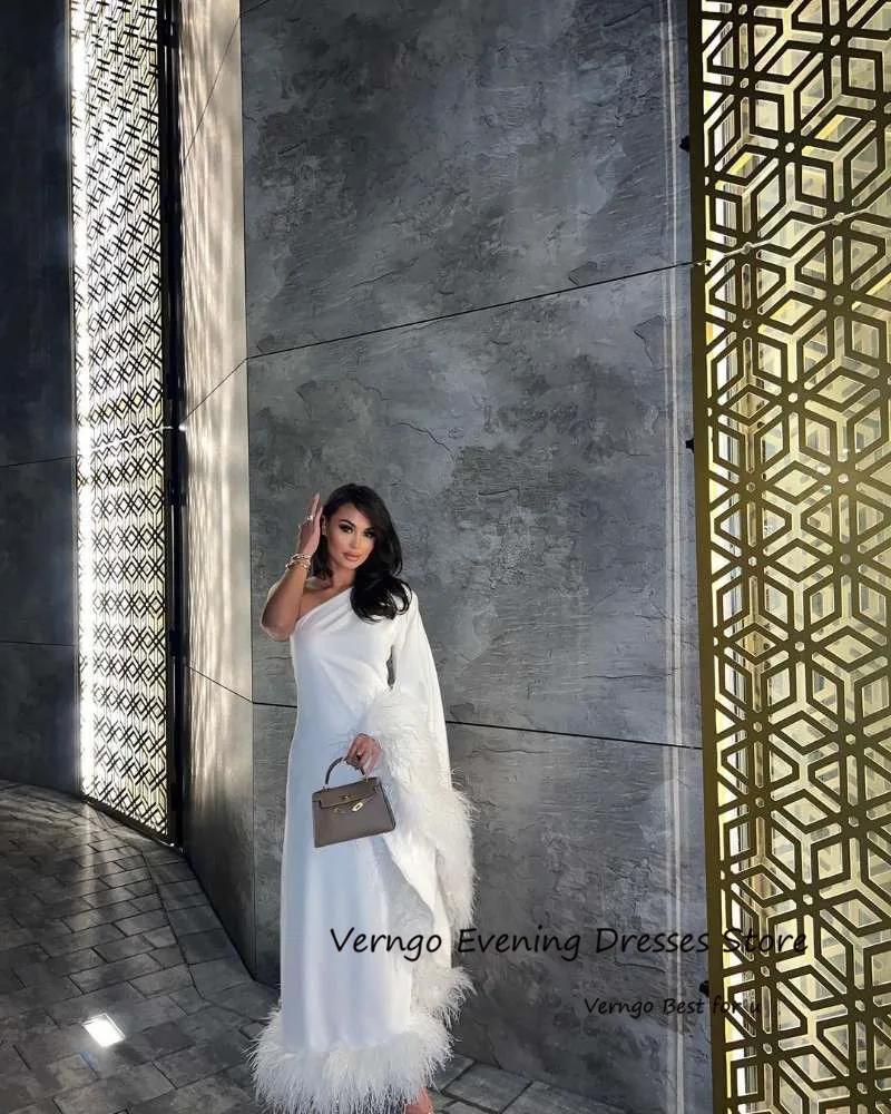 Verngo Luxury Feathers Dubai Arabic Women Formal Evening Dresses White One Shoulder Straight Occasion Prom Gowns Plus Size