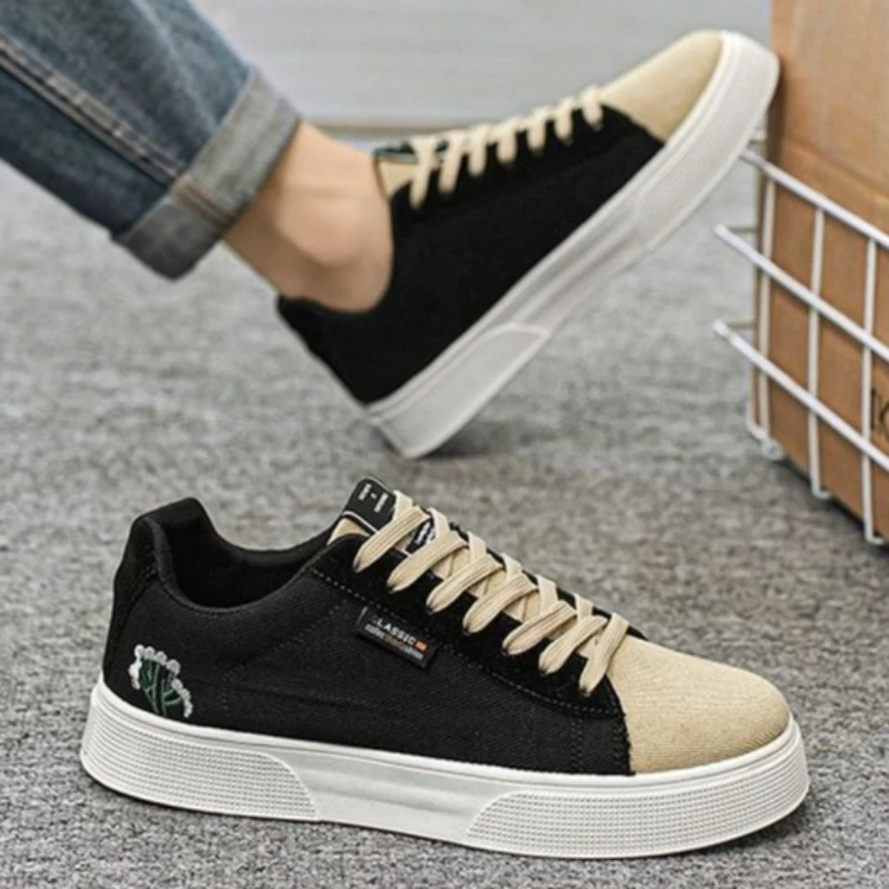 

Men's Spring and Autumn Korean Stylish Canvas Sneakers with Hidden Inner Elevation Breathable Design Trendy Thick Soled Shoes