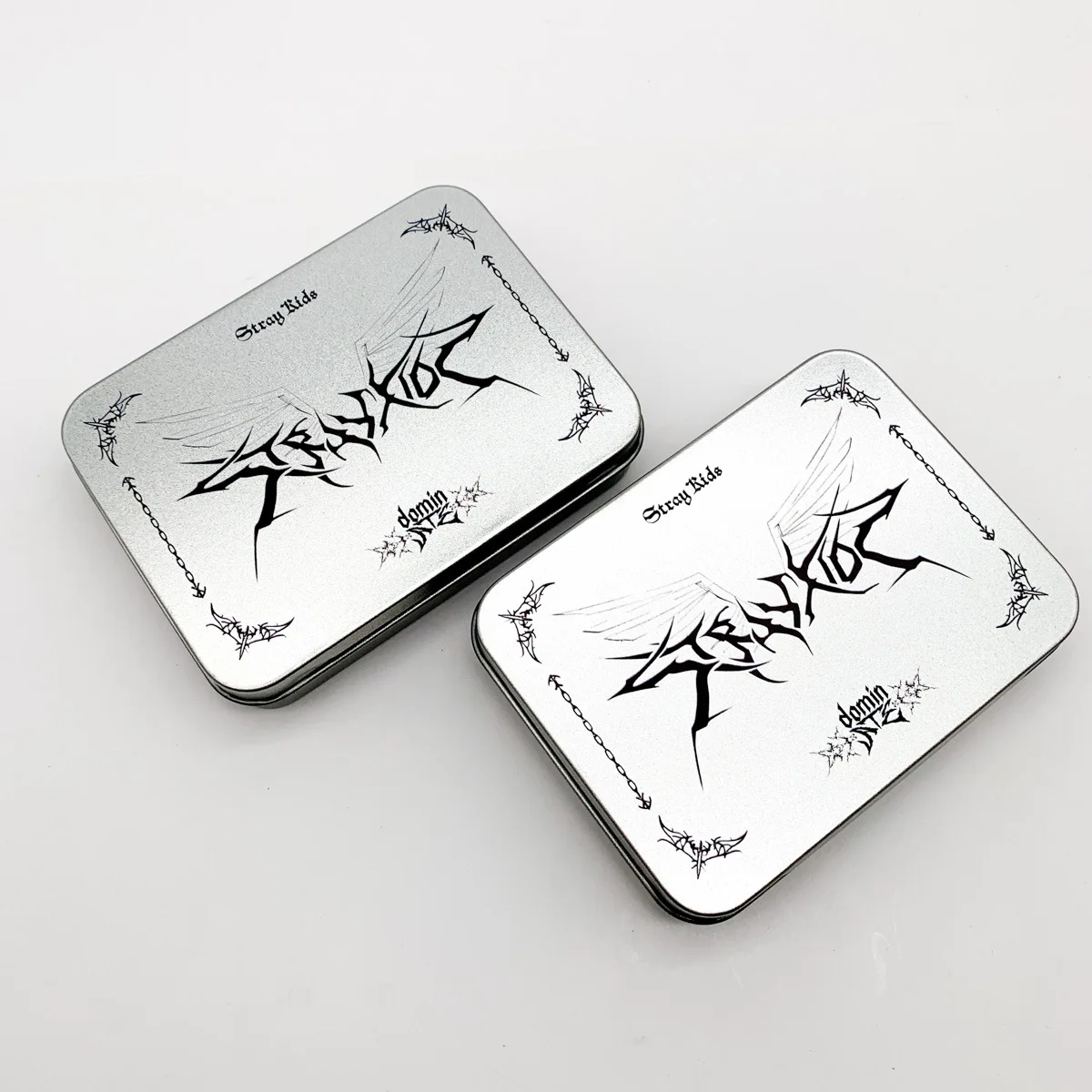 Straykids Skz صندوق حديد 11.5*8.5*2.2 سنتيمتر صندوق تخزين بطاقة تخزين صندوق تخزين Hwanghyun فيليكس Bangchan Changbin Han Seungmin في Leehnow Kpop