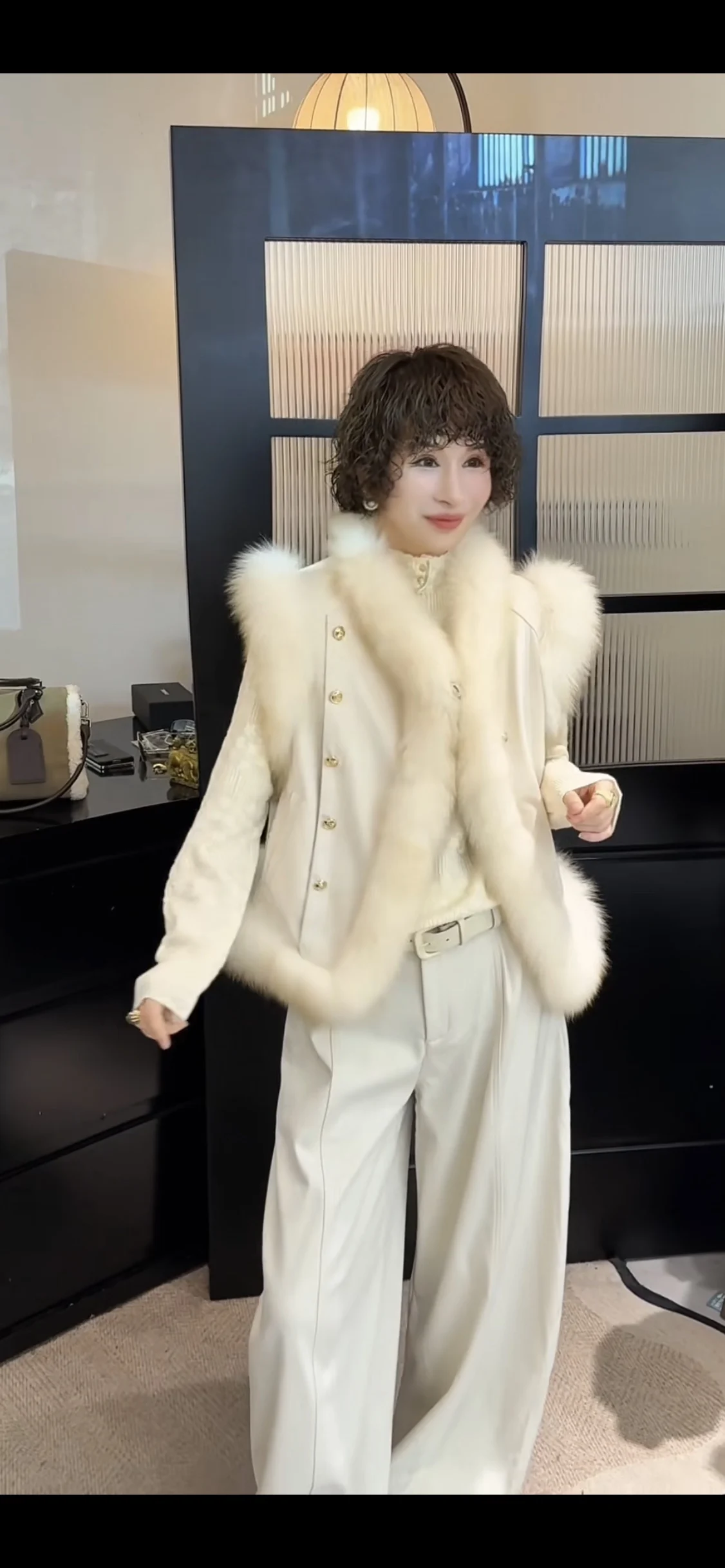 

Свободный утепленный однотонный модный повседневный женский жилет 2025 года: новинка зимы, универсальный дизайн для женщин