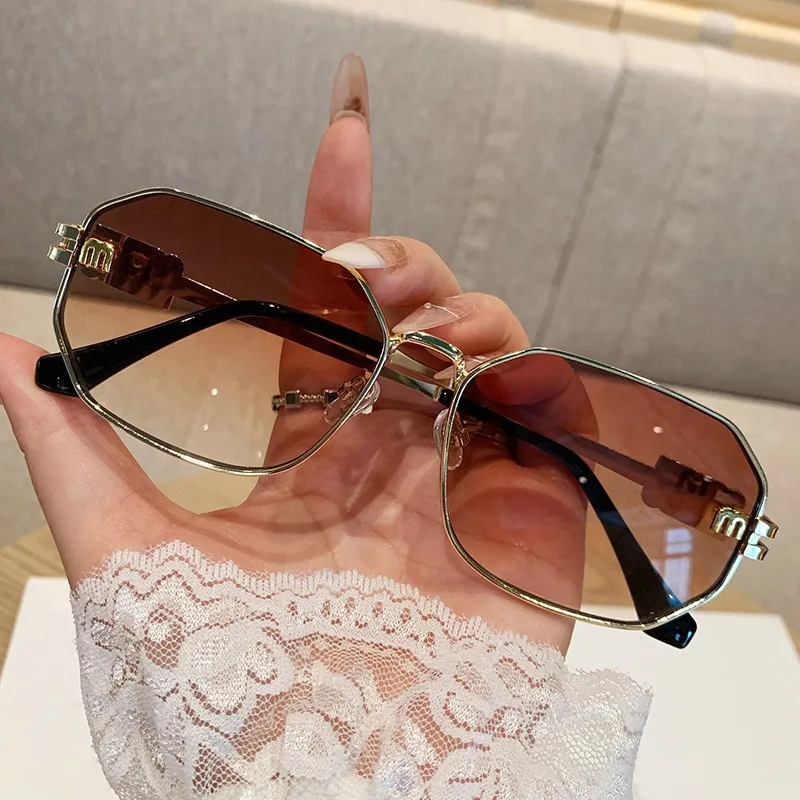 

New fashion letter metal sunscreen glasses polygonal sunglasses high-end European and American sunglasses