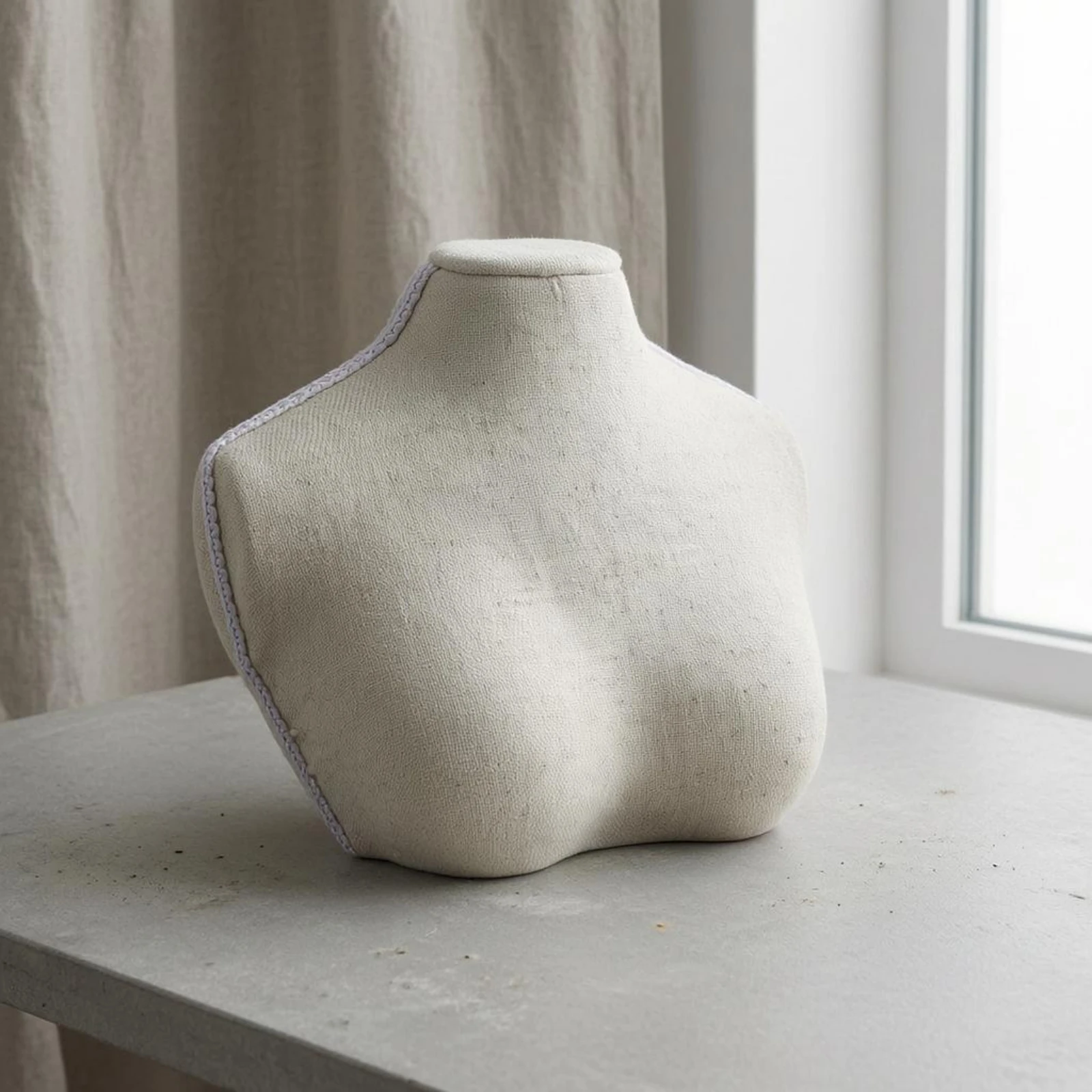 Necklace Display Bust Linen-Covered Necklace Bust Display Stand Neck Ornament Chain Holder Textile-Wrapped Ivory