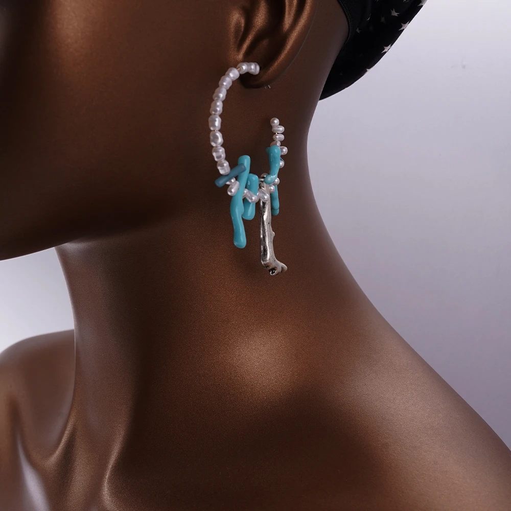 

Bohemian circular earrings paired with coral fashion banquet accessories for birthday and festival gifts