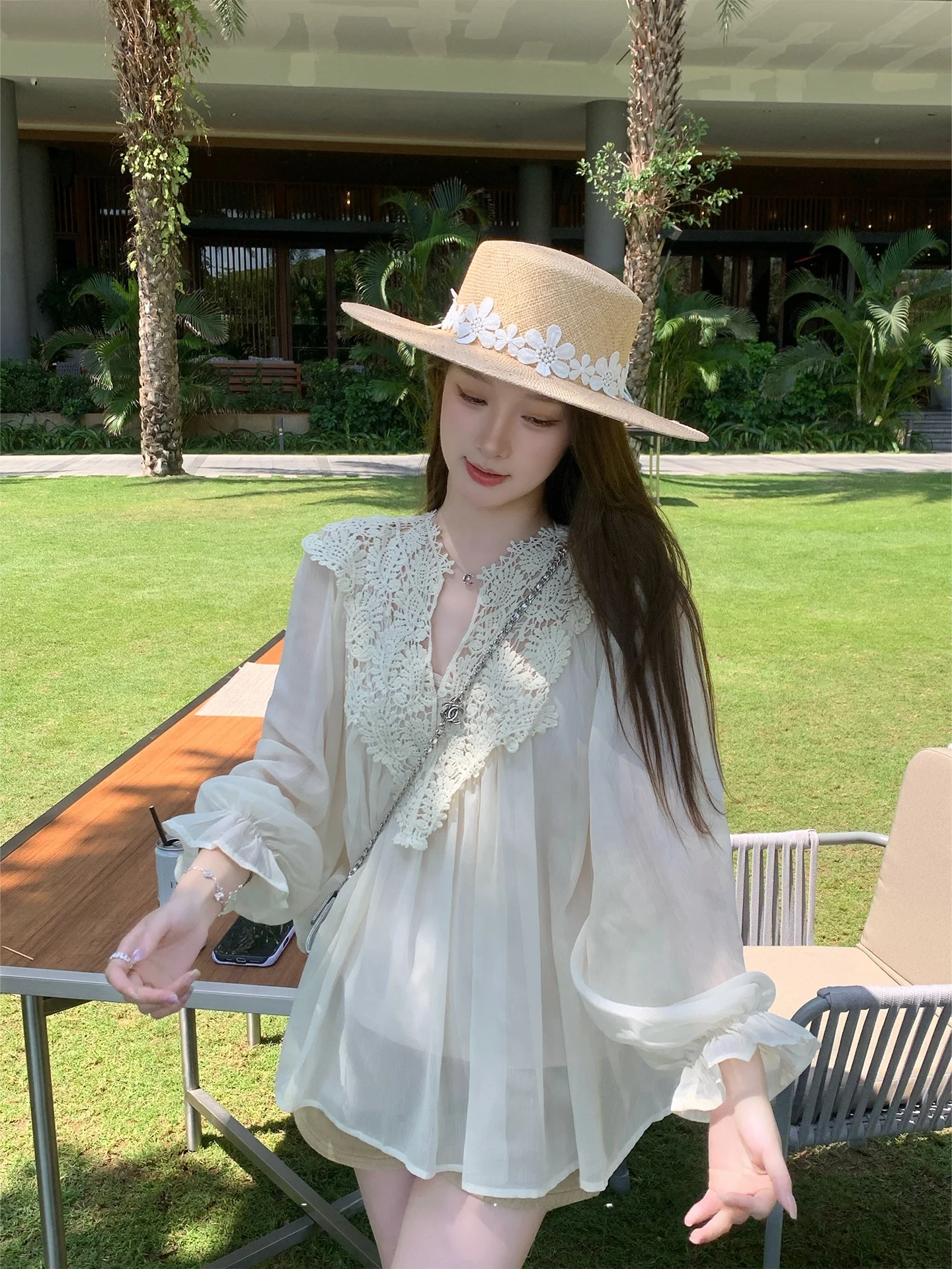 

French Style Long Sleeve V-Neck Lace Splice Loose Fit Slimming Chiffon Shirt Women's Spring Summer New Arrival White Shirt