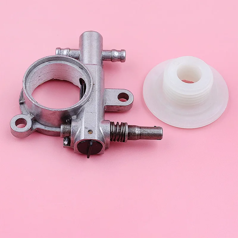 2500/3800 Chainsaw Spare Parts Chainsaw Oil Pump With Worm Drive Gear Fits Chain Saw 25CC/38CC