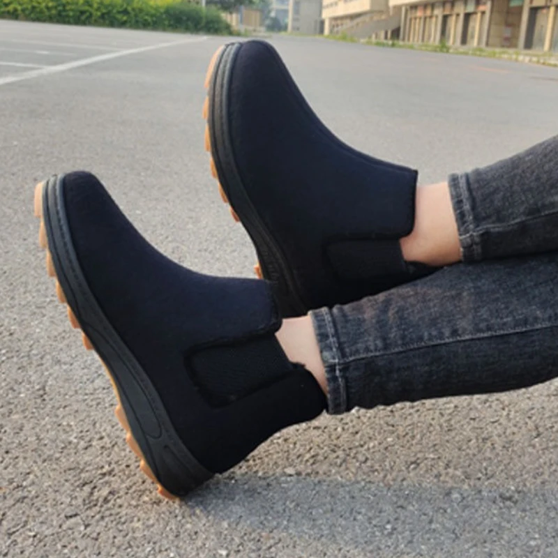 

Men Winter High Top Fleece Thickened Cotton Snow Boots One Step Wear Anti Slip Rubber Soft Sole Warm for Middle Aged Elderly