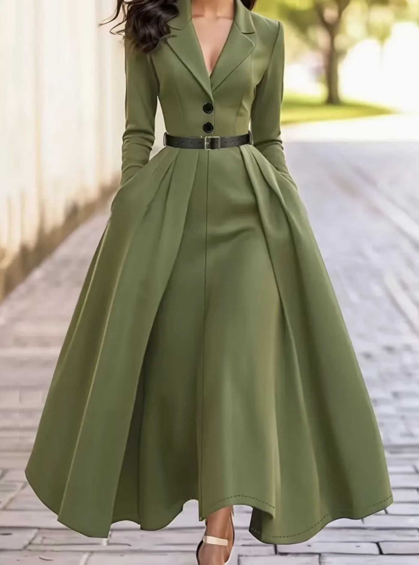 Damenkleid im Anzugstil mit Reverskragen, V-Ausschnitt, mittellang, langen Ärmeln, tailliert mit Gürtel, großem A-Linien-Saum, mit Taschen, geeignet für Pendler, formelle Anlässe und Partys. – Detail 2