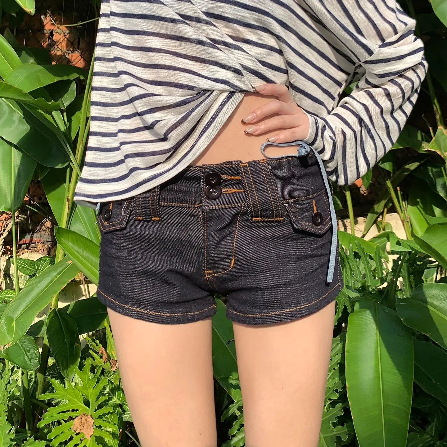 

Retro Low-rise Denim Shorts for Women 2026 Summer New Spice Girl Double-buckle A-word Super Y2k Short