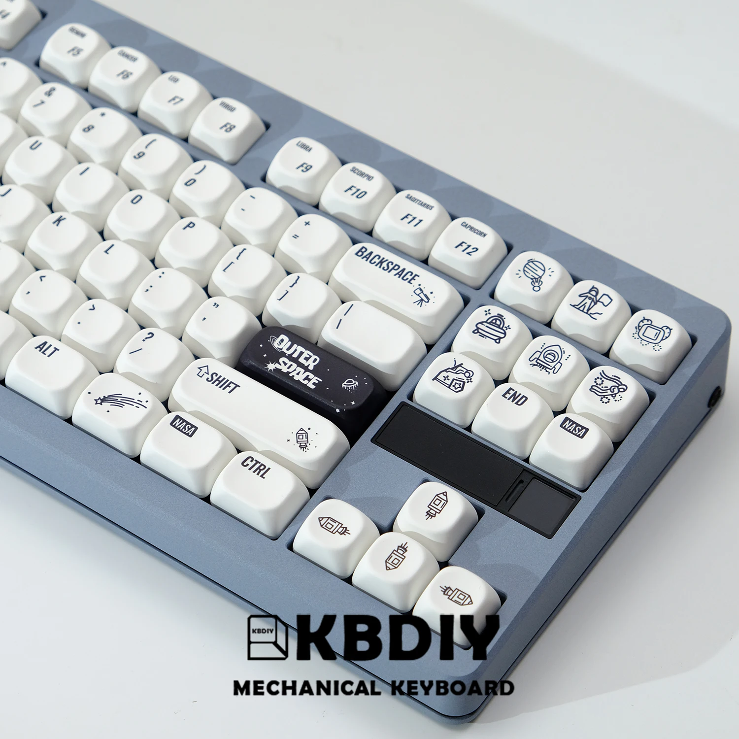 Imagem -04 - Kbdiy-bonito Pbt Outer Space Keycaps Keycap Keycap Oem Branco Perfil Koa Key Caps Semelhante Moa Iso 7u Space Bar 135 Chaves Grupo Personalizado