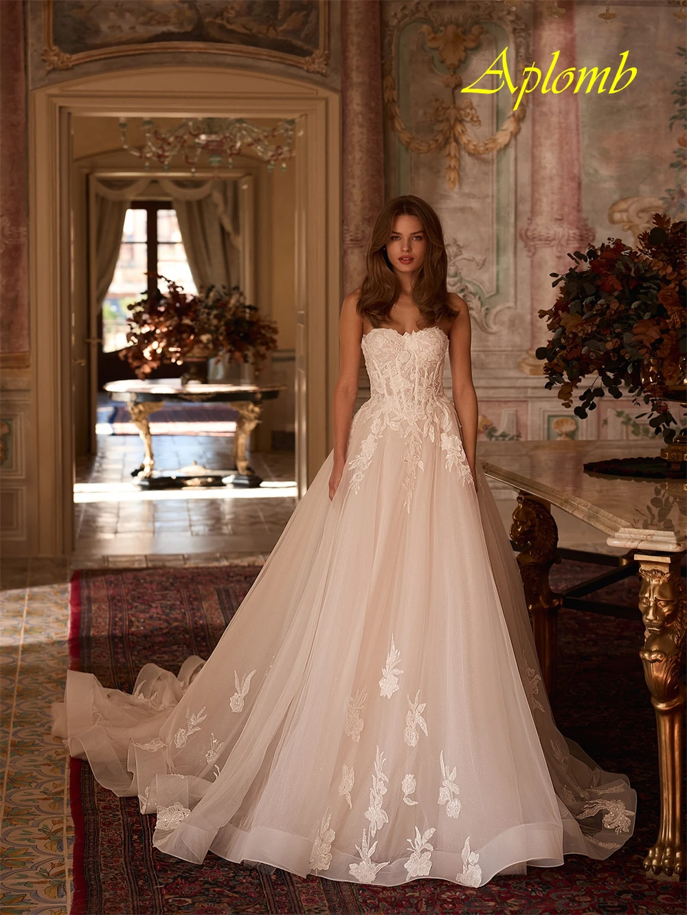 맞춤형 보헤미안 아이보리 오간자 웨딩 드레스, 포멀한 스트랩리스 슬리브리스 신부 드레스, 꿈같은 A라인 코트 트레인 베스티도 데 노비아