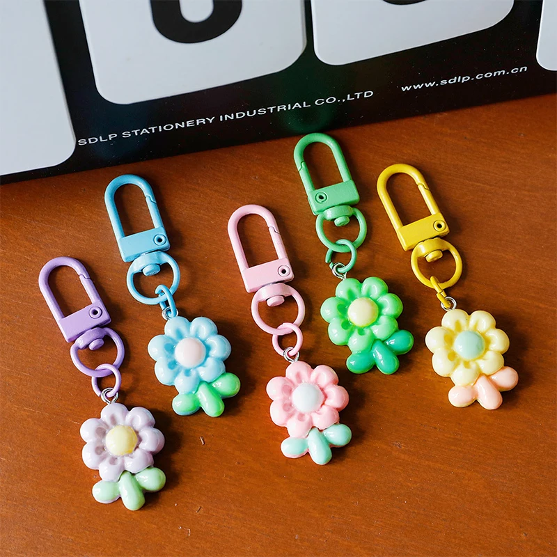 Colorful Cute Flower Keychain Pendant Fashion Dopamine Resin Car Keyring Exquisite Backpack Decoration Accessories Gifts