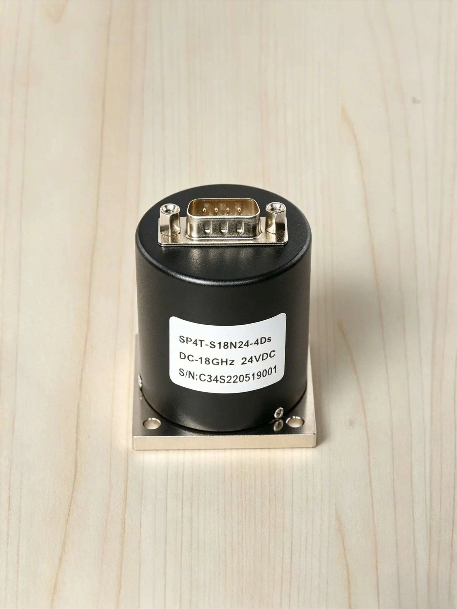 

Coaxial SP4T RF Switch – 12/24V, SMA, DC‑18GHz for Test Systems