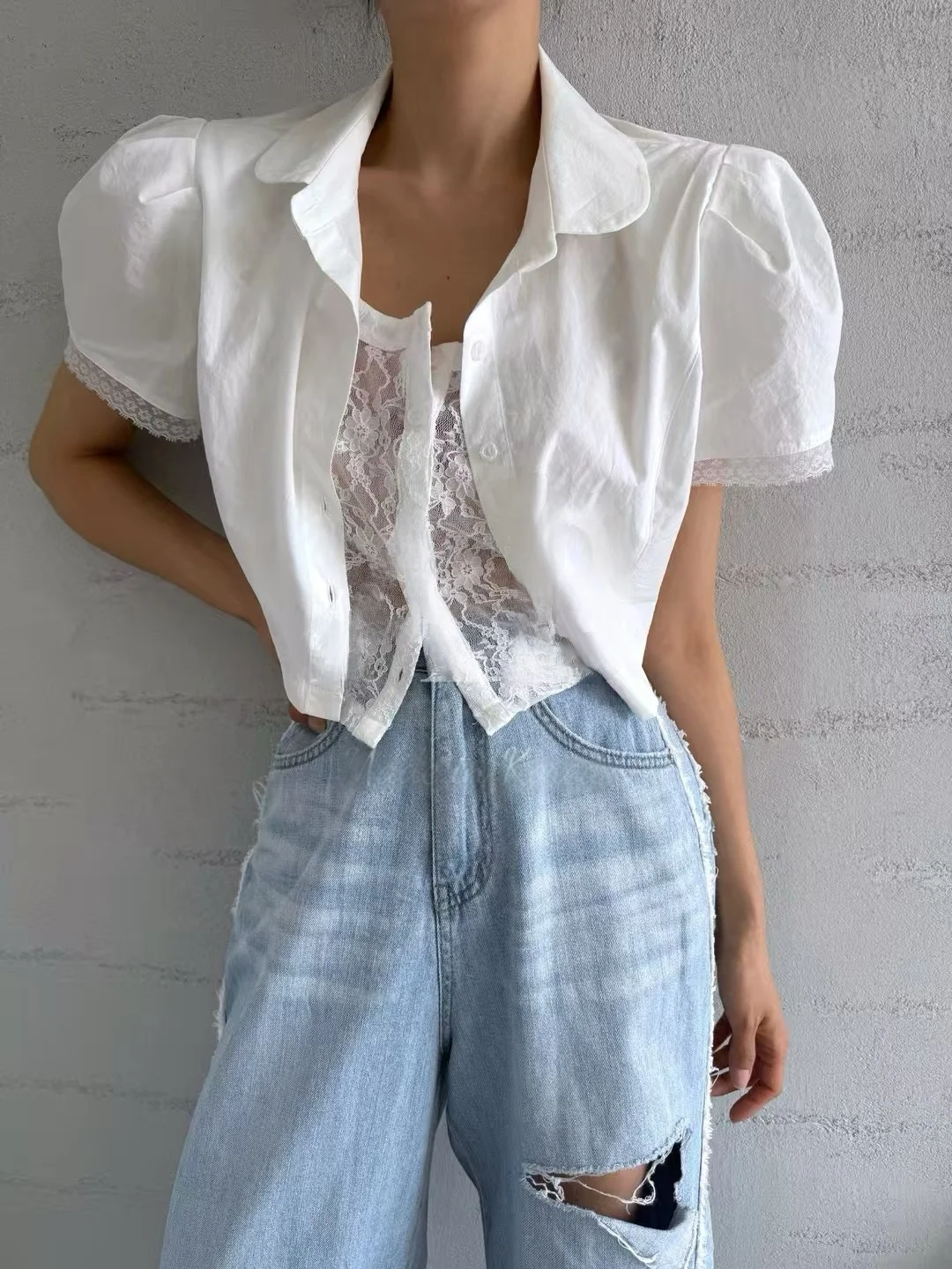 

Korean Style Short Lace Patchwork Bubble Sleeve Women's Shirt Slimming Effect Flip Collar Top Fashionable Summer Outfit