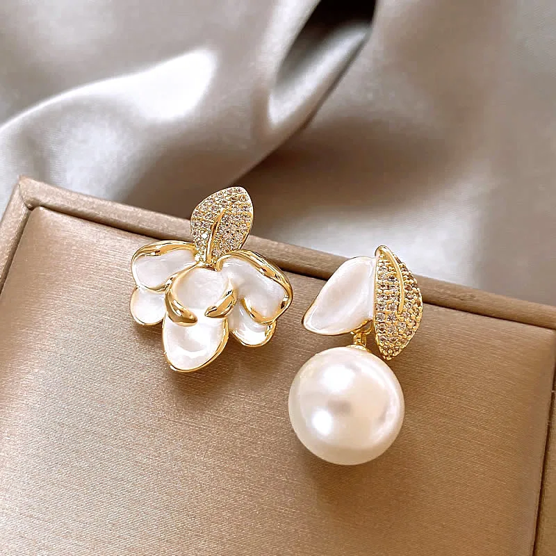 Asymmetrische Blumen-Ohrringe für Damen mit Zirkon-Einlage, Emaille, Künstlichen Perlen, Goldfarben, Elegante Party-Mode-Schmuckstücke – Detail 7