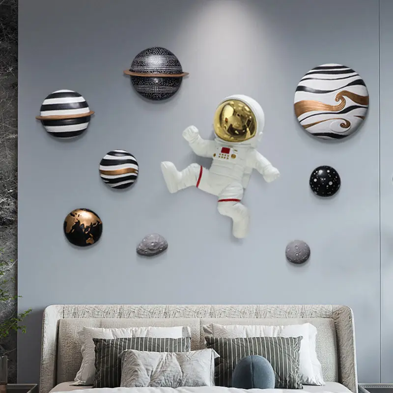 

Nordic Running Astronauts Colorful Planet Resin Wall Decoration Home Livingroom Wall Mural Children's Room Astronaut Wall Crafts