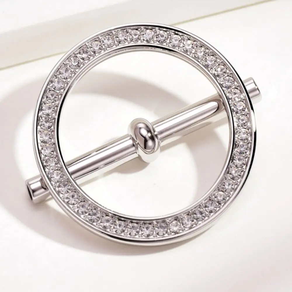 

Unisex Crystal Round Brooch Shawl Scarf Buckle Waist Cinching Diamond-studded T-shirt Fixed Holder Multifunctional Women
