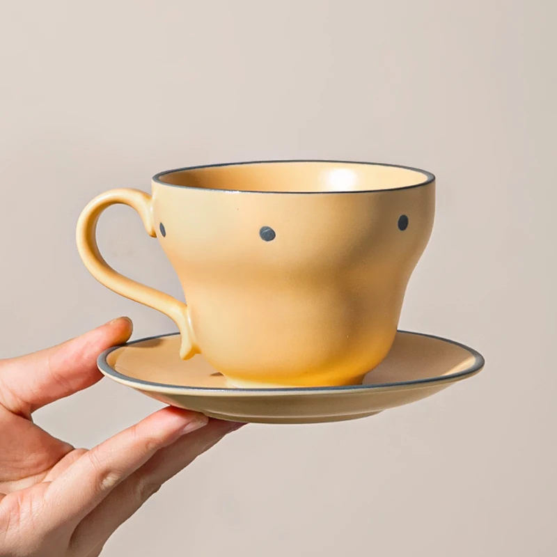 

Aesthetic Coffee Cups And Saucers Luxury Aftermoon Small Tea Cup Set Porcelain Creative Tazzine Da Caffe Ceramic Tableware