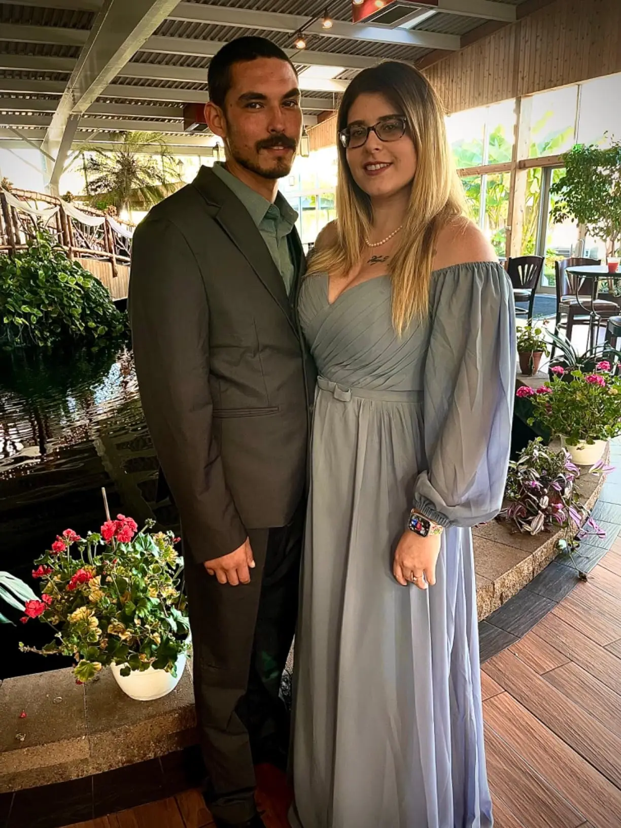 فساتين وصيفة الشرف بأكمام طويلة بدون أكتاف لحفلات الزفاف شق شيفون أشرطة سباغيتي فساتين لحضور الحفلات الموسيقية فستان سهرة بطيات على شكل حرف A