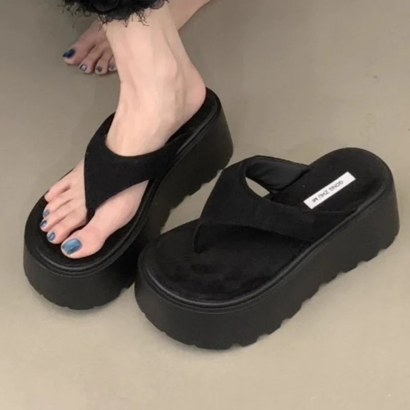 Modische neue elegante und sexy Freizeit-Strand-Flip-Flops – Sommer-Bestseller: Bequeme runde Zehenpartie, dicke Sohle – Detail 4