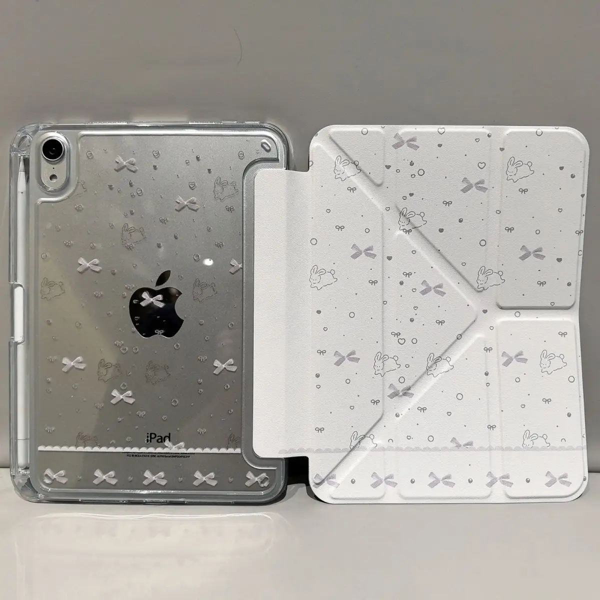 

Чехол для iPad в корейском стиле с бабочками и кроликами для iPad Pro 11, 13 дюймов (2025), iPad Pro 12.9 дюймов, Air 7, 10-го поколения, M4, M5, Y-образный складной защитный чехол