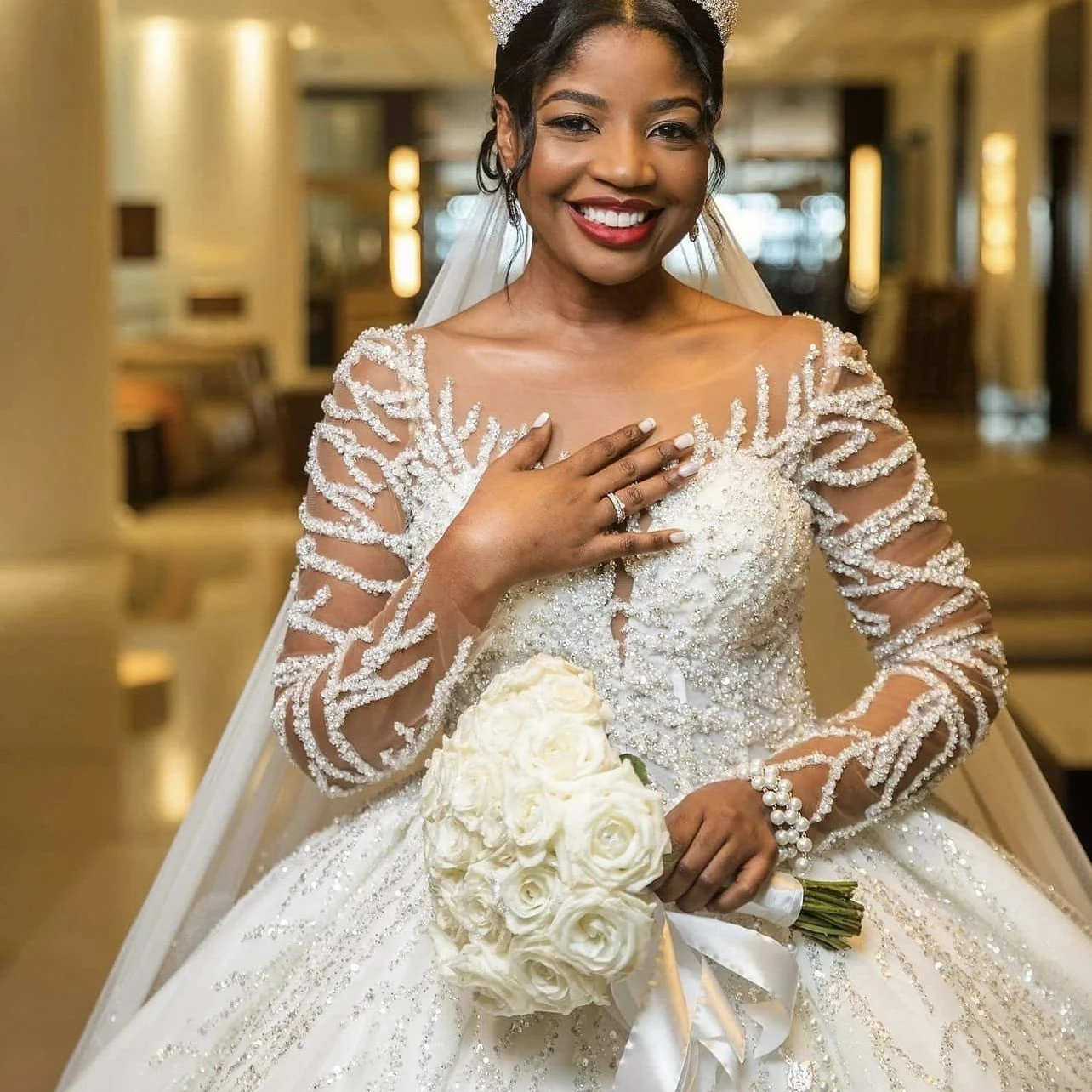 Vestido De novia elegante personalizado con cuello redondo, cuentas brillantes y lentejuelas, Vestido De boda, Vestido De novia hinchado De lujo G