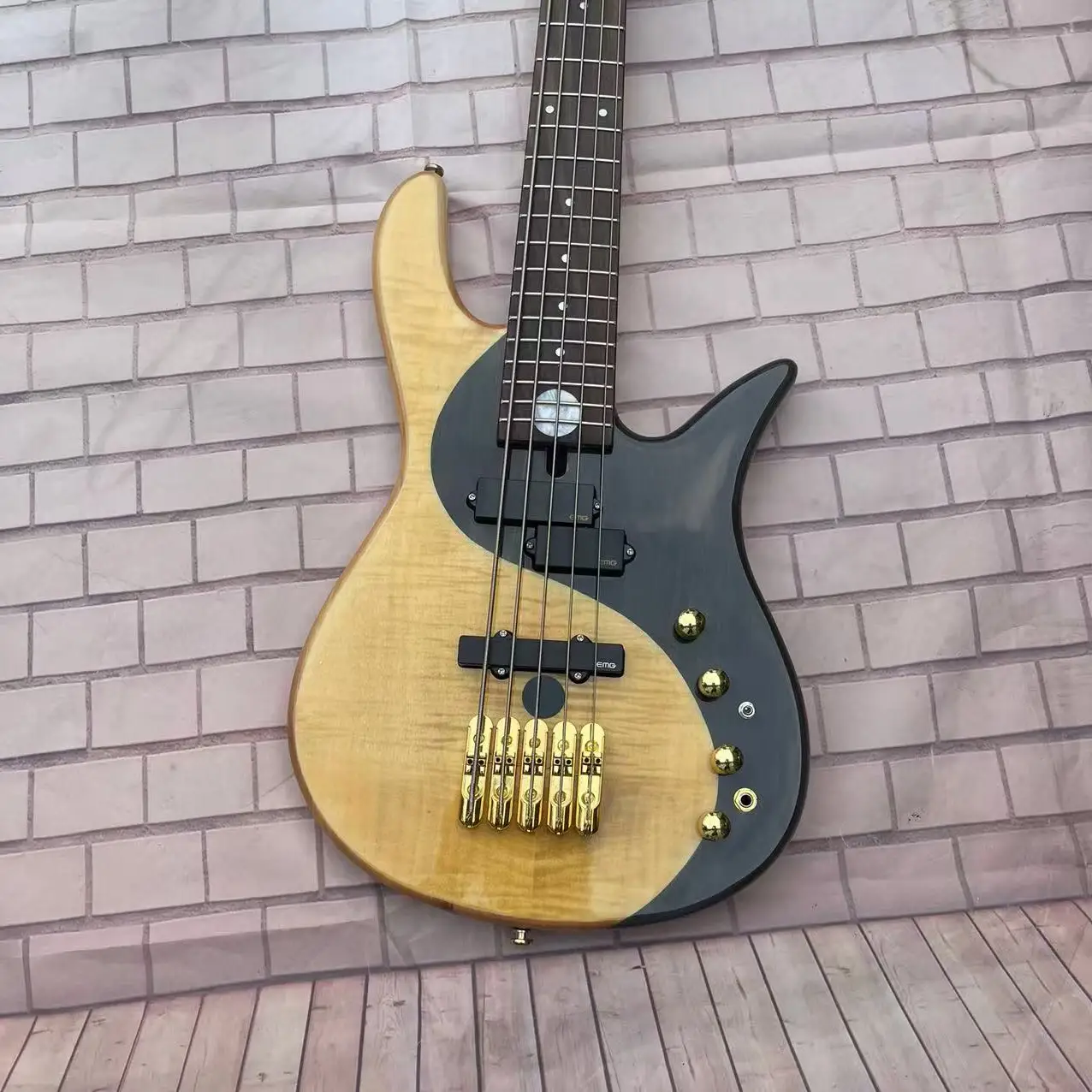 5-chord butterfly yin-yang electric bass, with a natural wood color body, factory real picture, in stock