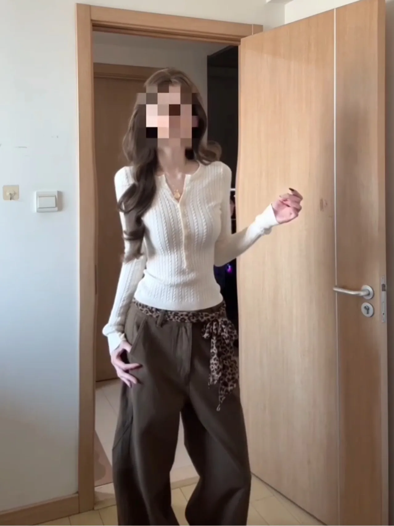 Weißer langer Sve-Strickpullover für Damen, Slim-Fit-Top, Frühherbst 2022, neue Sle Commute Polyesterfaser, V-Ausschnitt, Einzelknopf