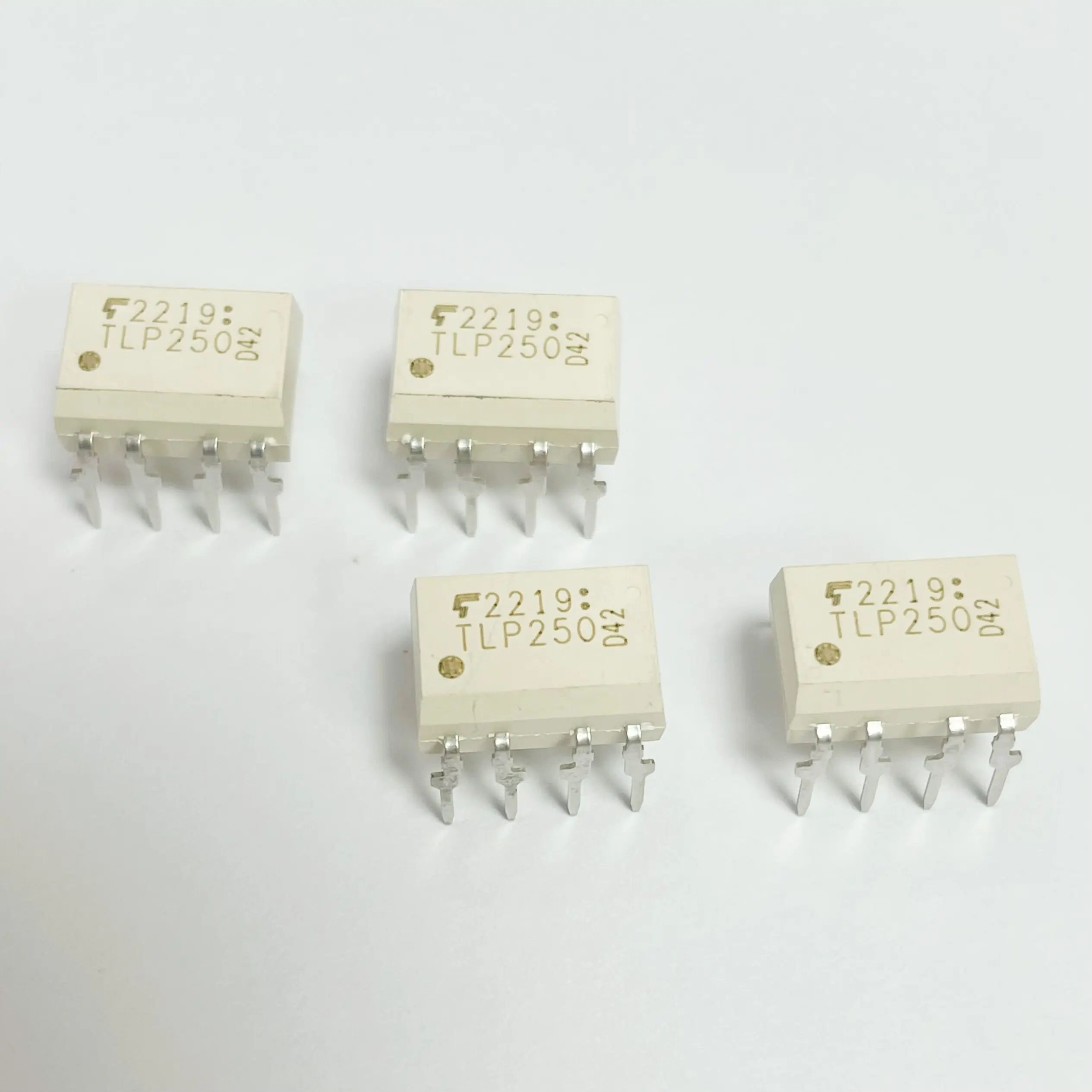 10PCS/LOT TLP250H The optocoupler IGBT drive isolator is plugged into DIP8