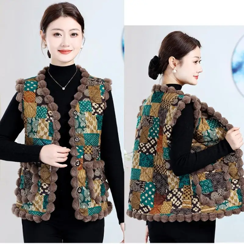 Middle Aged Mother's Clothing Vest with Thick Velvet New Autumn Winter Clothing Vest Size Large Warm Shoulder Women's Outerwear
