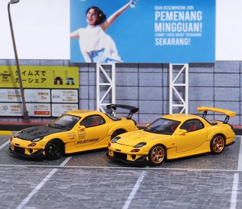 BSC Mazda RX7 Amamiya FD3S Open Version 1:64 Simulated Alloy Car Model Ornaments Collection